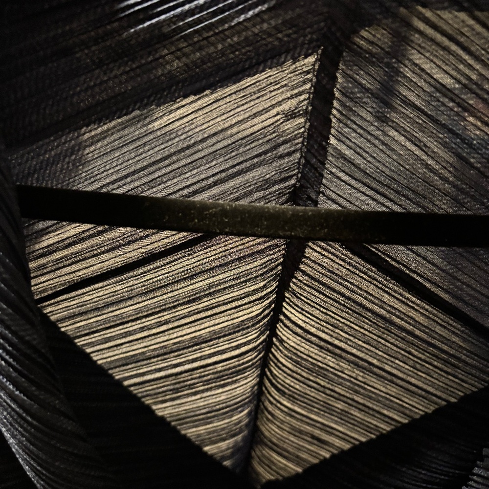 Issey Miyake Asymmetrical Pleated Short-Sleeve Top Navy / Dark Blue Tone